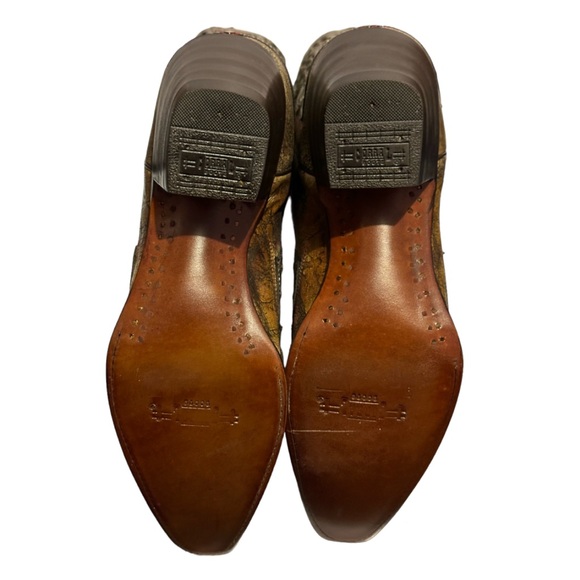 Corral Women's Weathered LD Bronze/Gold Red Wing & Cross Studs 9M - Picture 8 of 12